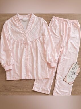 Barbizon • Vintage Pink Satin Embroidered Pajama Set • Deadstock NWT • Size S